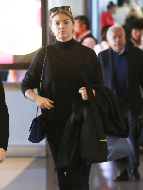 Kate Upton à l'aéroport LAX de Los Angeles, le 25 novembre 2013.