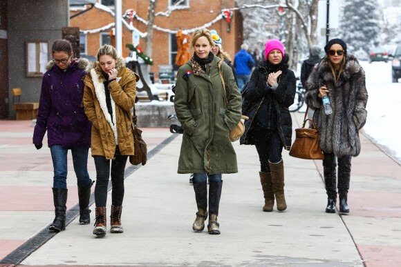 Melanie Griffith avec sa fille Stella et des amis à Aspen, Colorado, le 21 décembre 2013.