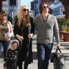 Rachel Zoe (enceinte) son mari Rodger Berman et leur fils Skyler se promènent dans les rues de Los Angeles. Le 14 décembre 2013.