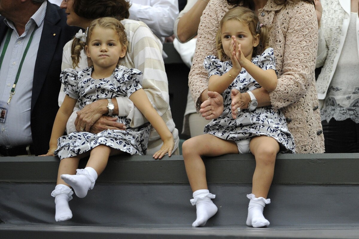 Photo : Mirka Vavrinec avec Myla et Charlene, nées de son mariage avec  Roger Federer. Wimbledon, le 8 juin 2012. - Purepeople