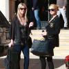 Paris et Nicky Hilton font du shopping à Beverly Hills, le 24 décembre 2013.