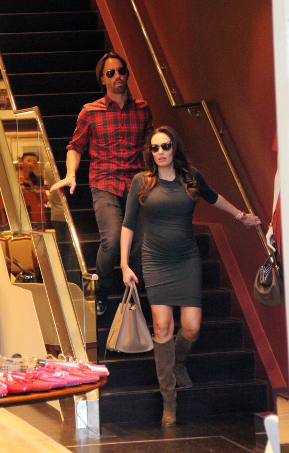 Tamara Ecclestone avec son mari Jay Rutland en shopping à Beverly Hills, Los Angeles, le 26 décembre 2013.