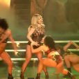 Britney Spears sur la chanson Toxic (spectacle Piece of me à Las Vegas).