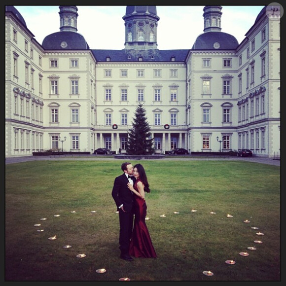 TJ Thyne a demandé en mariage sa petite amie Leah Parker alors qu'ils effectuaient un voyage en Allemagne.