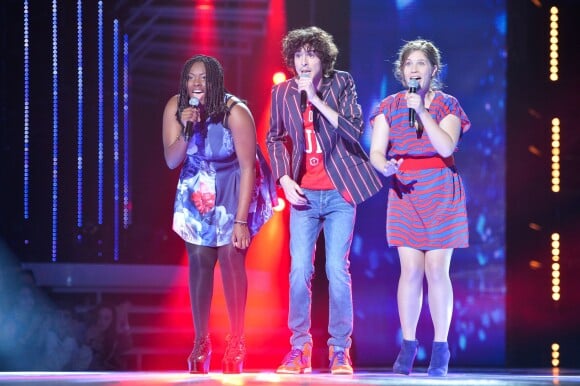 Yseult, Alvaro et Léopoldine sur le troisième prime en live de la Nouvelle Star. Le 2 janvier 2014.