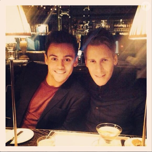 Tom Daley et Dustin Lance Black lors d'un dîner à Londres, le 4 janvier 2013