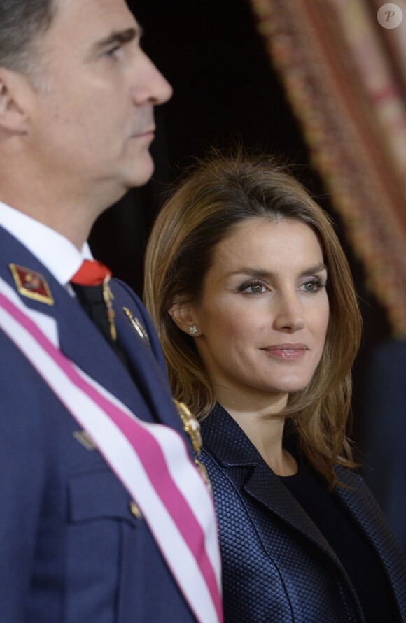 Le roi Juan Carlos Ier d'Espagne célébrait le 6 janvier 2014 à Madrid, avec la reine Sofia, le prince Felipe et la princesse Letizia, la Pâque militaire, dans un contexte de crise de confiance aggravée vis-à-vis de la monarchie.