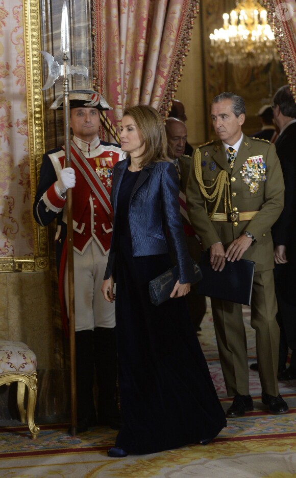 Le roi Juan Carlos Ier d'Espagne célébrait le 6 janvier 2014 à Madrid, avec la reine Sofia, le prince Felipe et la princesse Letizia, la Pâque militaire, dans un contexte de crise de confiance aggravée vis-à-vis de la monarchie.