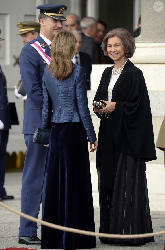 Le roi Juan Carlos Ier d'Espagne célébrait le 6 janvier 2014 à Madrid, avec la reine Sofia, le prince Felipe et la princesse Letizia, la Pâque militaire, dans un contexte de crise de confiance aggravée vis-à-vis de la monarchie.