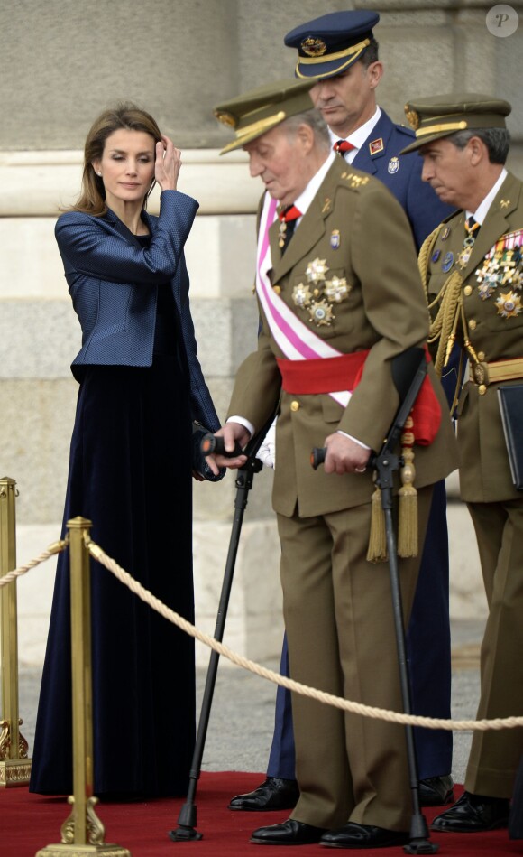 Le roi Juan Carlos Ier d'Espagne célébrait le 6 janvier 2014 à Madrid, avec la reine Sofia, le prince Felipe et la princesse Letizia, la Pâque militaire, dans un contexte de crise de confiance aggravée vis-à-vis de la monarchie.
