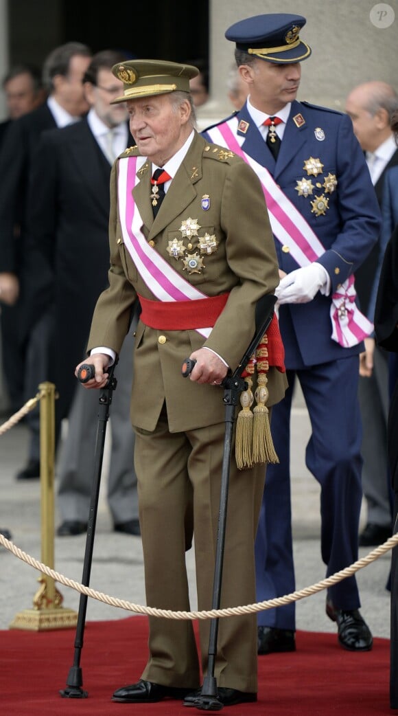 Le roi Juan Carlos Ier d'Espagne célébrait le 6 janvier 2014 à Madrid, avec la reine Sofia, le prince Felipe et la princesse Letizia, la Pâque militaire, dans un contexte de crise de confiance aggravée vis-à-vis de la monarchie.
