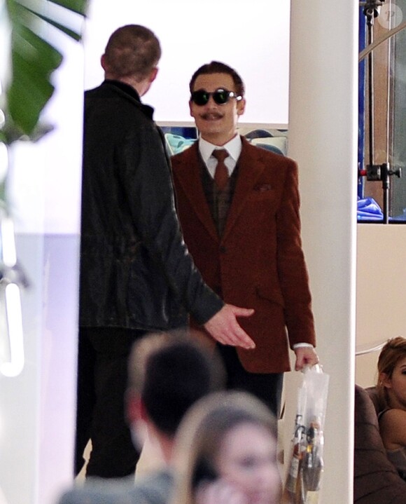 Johnny Depp dans un look rétro pour le tournage de Mortdecai à Los Angeles, le 6 janvier 2013.
