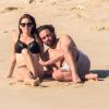 Johnny Galecki de The Big Bang Theory et sa compagne Kelli Garner très amoureux sur la plage à Los Cabos, en vacances romantiques, le 6 janvier 2014.