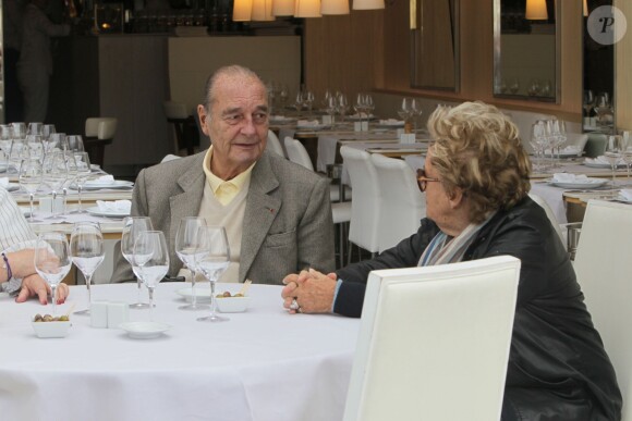 Jacques Chirac avec sa femme Bernadette, Maryvonne Pinault et un ami à Saint-Tropez le 4 octobre 2013.