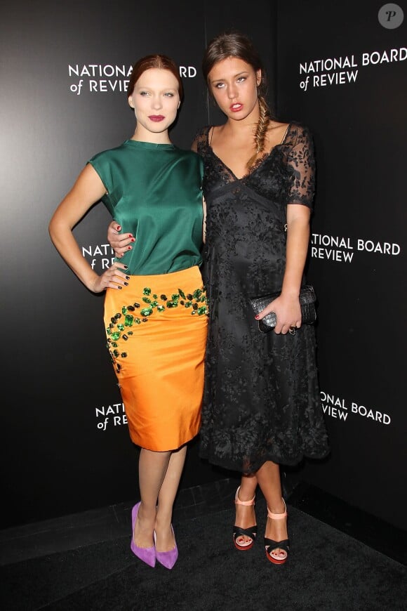 Léa Seydoux et Adèle Exarchopoulos pendant les National Board of Review Awards 2014 à New York le 7 janvier 2014.