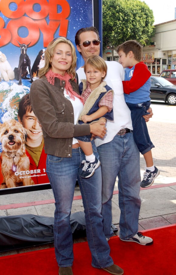 Natasha Henstridge, Liam Waite et leurs deux fils à Los Angeles, le 6 octobe 203.