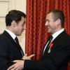Dany Boon fait Chevalier de la Légion d'Honneur par Nicolas Sarkozy à l'Elysée le 10 novembre 2009.