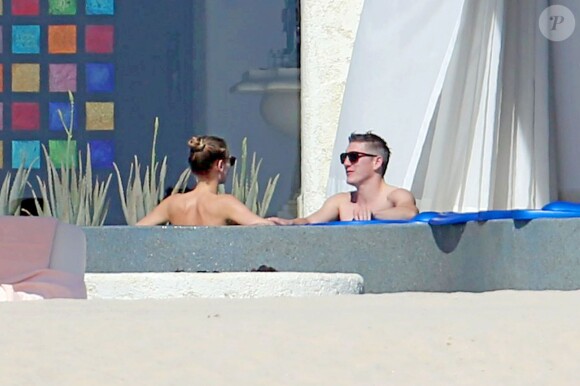 Exclusif - Bastian Schweinsteiger et sa compagne Sarah Brandner en vacances à Los Cabos au Mexique le 29 décembre 2013.