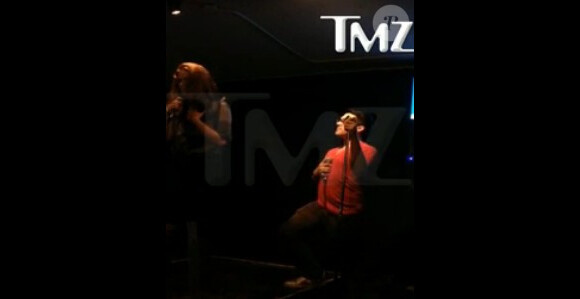 Amy Adams chante dans un bar gay de Los Angeles (janvier 2014).