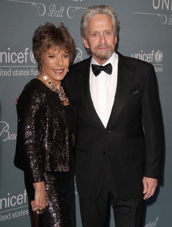 Michael Douglas, Dena Kaye lors du gala UNICEF à Beverly Hills, le 14 janvier 2014.