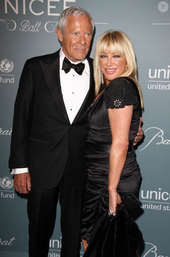 Suzanne Somers et son mari Alan Hamel lors du gala UNICEF à Beverly Hills, le 14 janvier 2014.