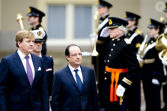 François Hollande en visite diplomatique aux Pays-Bas le 20 janvier 2014, arrivant au palais Noordeinde à La Haye