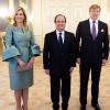 François Hollande avec le couple royal néerlandais le 20 janvier 2014 au palais Noordeinde à La Haye.
