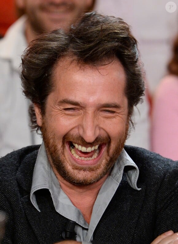 Edouard Baer dans Vivement Dimanche, le mercredi 15 janvier 2014 (diffusion prévue le dimanche 19 janvier 2014).