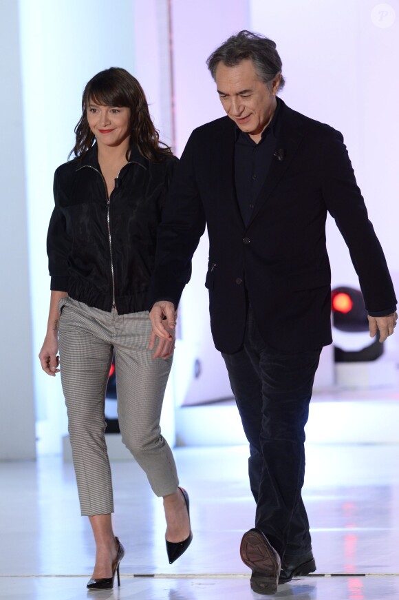 Emma de Caunes et Richard Berry dans Vivement Dimanche, le mercredi 15 janvier 2014 (diffusion prévue le dimanche 19 janvier 2014).