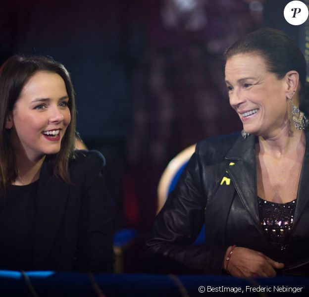 La princesse Stéphanie de Monaco et sa fille Pauline Ducruet lors de la troisième journée du 38e Festival International du Cirque de Monte-Carlo à Monaco, le 18 janvier 2014