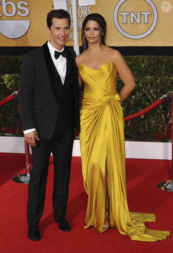 Matthew McConaughey et sa femme Camila Alves lors de la 20e cérémonie des Screen Actors Guild Awards au Shrine Exposition Center de Los Angeles, le 18 janvier 2014.