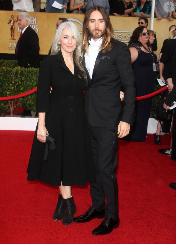 Jared Leto et sa mère Constance Leto lors de la 20e cérémonie des Screen Actors Guild Awards au Shrine Exposition Center de Los Angeles, le 18 janvier 2014.