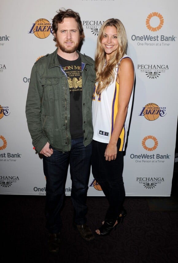 A.J. Buckley et sa compagne Abigail Ochse à Los Angeles, le 3 avril 2011.