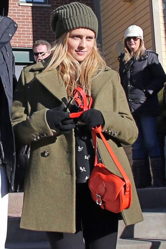 Teresa Palmer (enceinte) dans les rues de Park City à l'occasion du festival du film de Sundance, le 18 janvier 2014.
