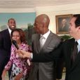 Michelle Obama claque un dunk sur LeBron James derrière Ray Allen, Dwyane Wade et Erik Spoelstra à l'occasion d'un petit clip vidéo pour sa campagne Let's Move, au sein même de la Maison Blanche