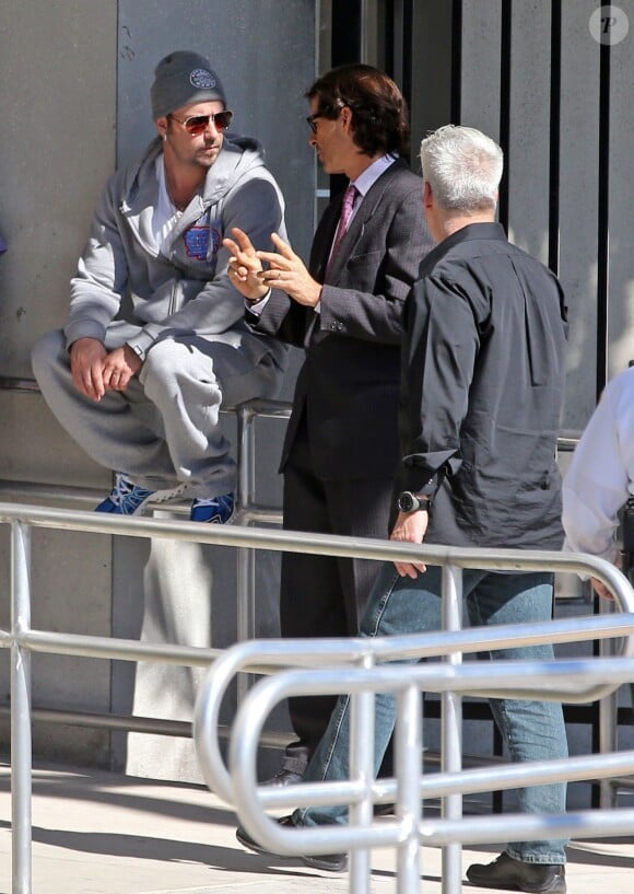 Jeremy Bieber et les avocats de Justin Bieber à la prison de Miami pour en sortir le jeune chanteur, le 23 janvier 2014.