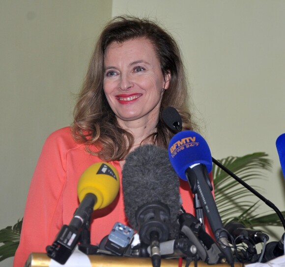 Valérie Trierweiler en conférence de presse pour Action Contre la Faim à Bombay, le 27 janvier 2014.