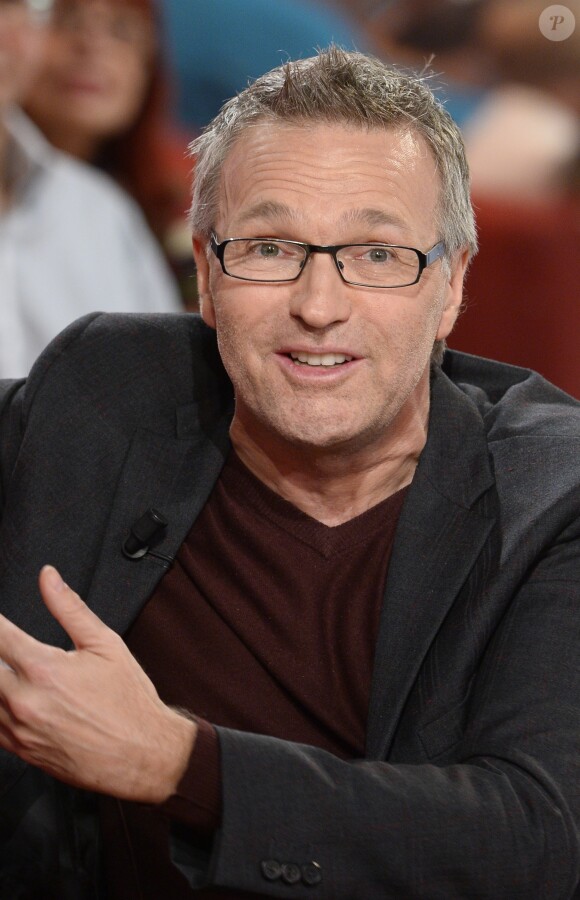 Laurent Ruquier sur le plateau de Vivement dimanche à Paris le 6 novembre 2013.
