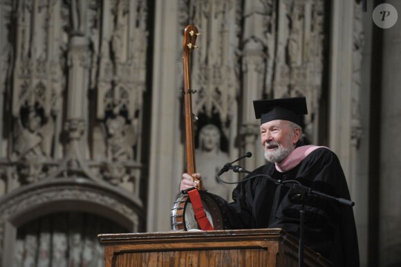 Pete Seeger, docteur honoraire de l'école de musique de Manhattan, à New York le 18 mai 2008. 