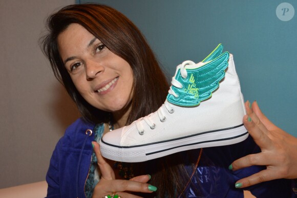 Marion Bartoli lançait le 27 janvier 2014 au salon Who's Next à Paris sa collection de Wingista, petit accessoire de mode pour les chaussures, en compagnie de Kelly Vedovelli