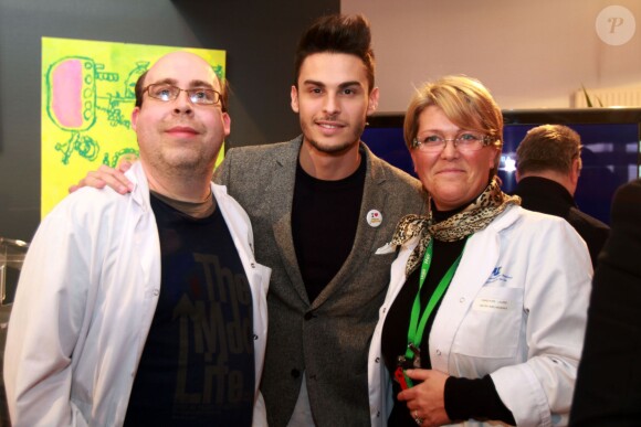 Baptiste Giabiconi a donné un concert au CHU de Lille, dans le cadre de l'opération Pièces Jaunes, le 30 janvier 2014.