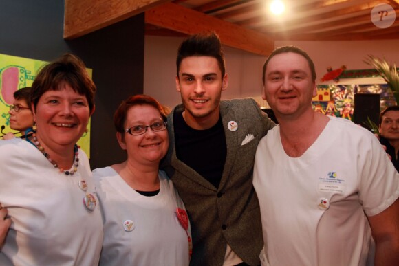 Baptiste Giabiconi a donné un concert au CHU de Lille, dans le cadre de l'opération Pièces Jaunes, le 30 janvier 2014.