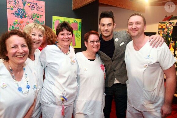 Baptiste Giabiconi a donné un concert au CHU de Lille, dans le cadre de l'opération Pièces Jaunes, le 30 janvier 2014.
