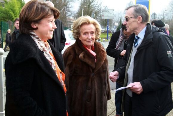 Bernadette Chirac, présidente de l'opération des Pièces jaunes, était à Lille, le 30 janvier 2014, pour remettre un chèque de 400 000 euros à la future maison familiale hospitalière (MFH). Elle y a rencontré Martine Aubry, maire de la ville.