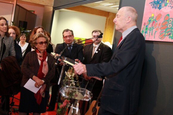 Bernadette Chirac, présidente de l'opération des Pièces jaunes, était à Lille, le 30 janvier 2014, pour remettre un chèque de 400 000 euros à la future maison familiale hospitalière (MFH). Elle y a rencontré Martine Aubry, maire de la ville.