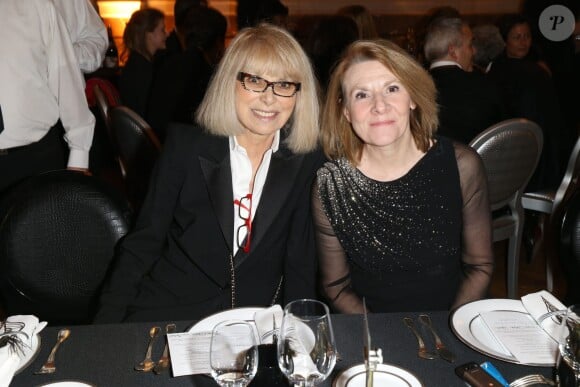 Mireille Darc et Catherine Pégard lors du dîner de gala au profit de la Fondation AVEC au Château de Versailles, le 3 février 2014.