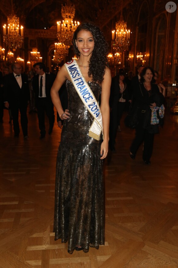 Flora Coquerel (Miss France 2014) lors du dîner de gala au profit de la Fondation AVEC au Château de Versailles, le 3 février 2014.