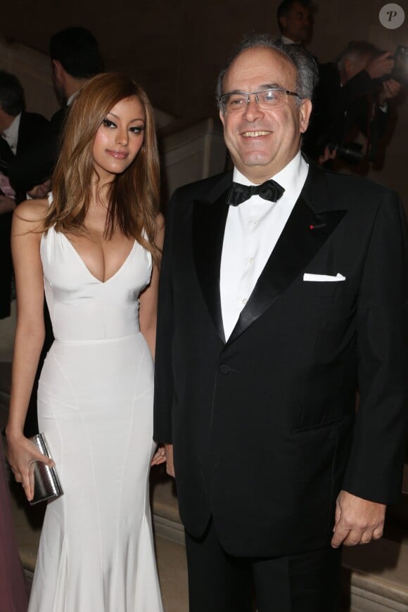 Zahia Dehar et le professeur David Khayat lors du dîner de gala au profit de la Fondation AVEC au Château de Versailles, le 3 février 2014.