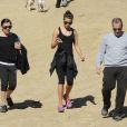 Lea Michele va faire une randonnée avec ses parents Marc et Edith au Runyon Canyon à Los Angeles, le 3 février 2014.