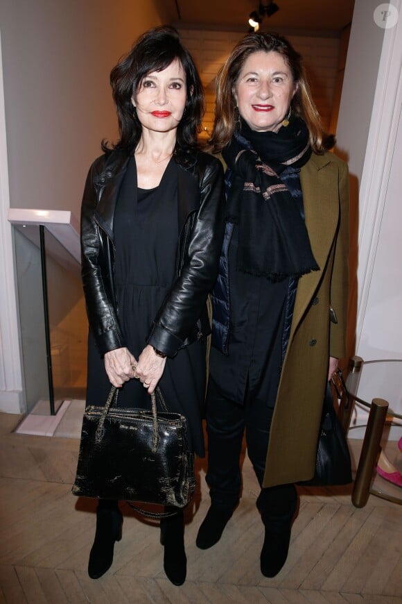 Evelyne Bouix et Zana Murat lors de la soirée organisée par la Maison Roger Vivier célèbrant la sortie du livre "Le Paris du Tout-Paris" d'Alexandra Senes à Paris, le 4 février 2014.